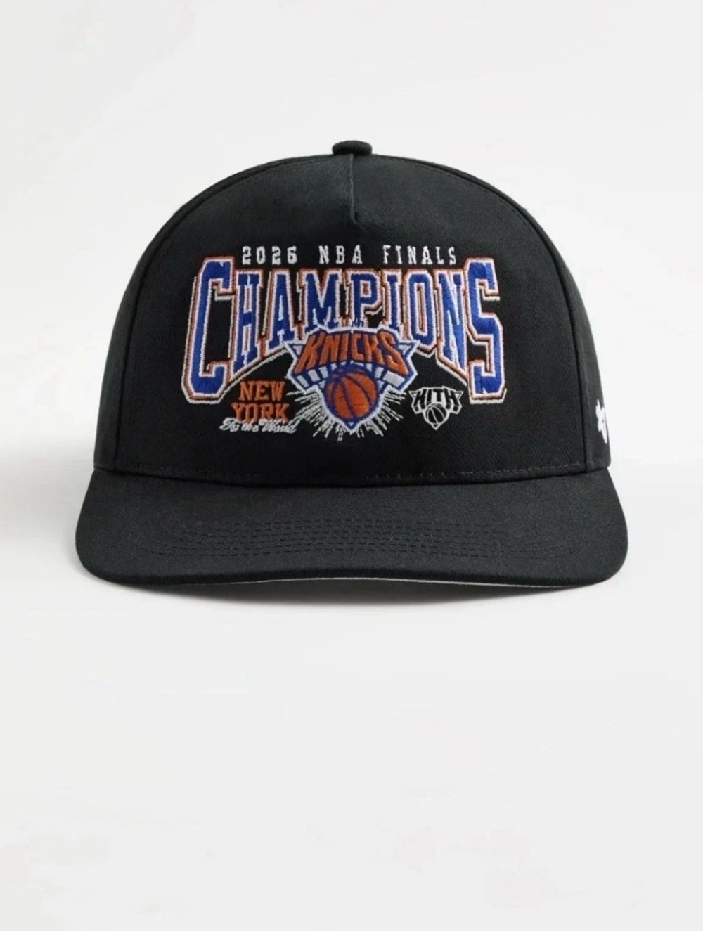 Kith x 47 New York Knicks 26 Champions Snapback in hand